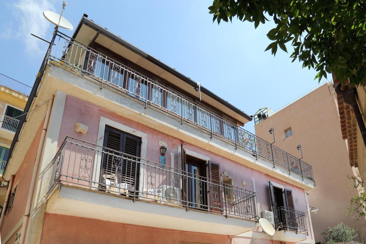 Casa La Boheme Apartment Таормина Екстериор снимка